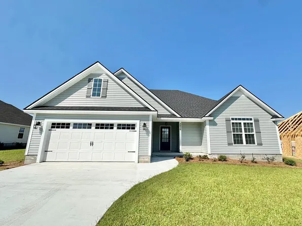 3936 Landings Cir, Hahira, GA 31632