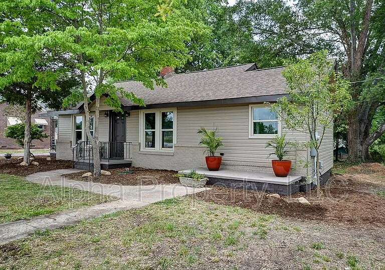 1813 Old Easley Bridge Rd — Photo 3