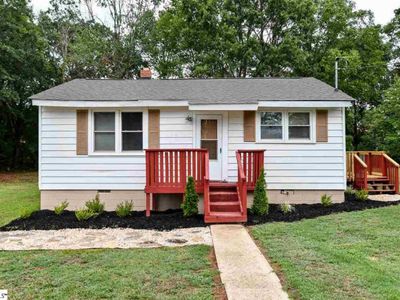 202 W 4th Ave, Easley, SC, 29640