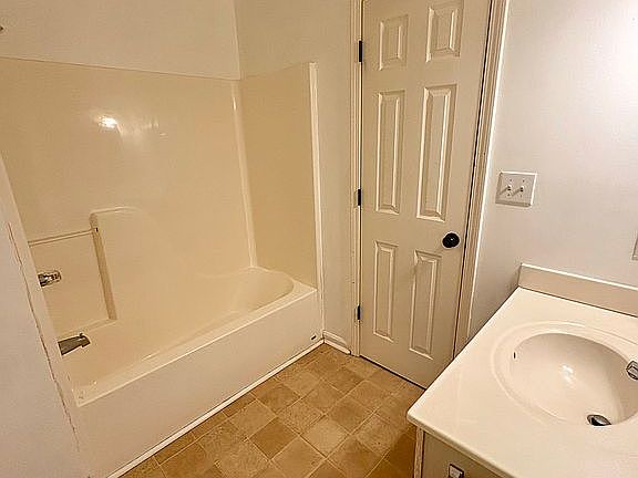 5th image of 510 Sierra Ridge Ct