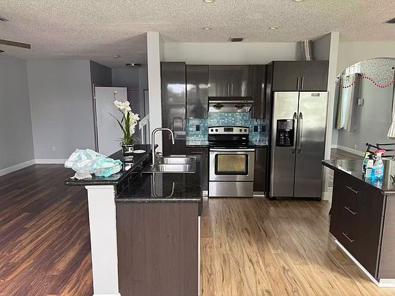 4th image of 15665 NW 5th St
