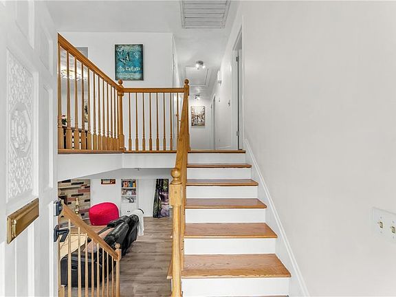 3rd image of 475 Elmgrove Ave
