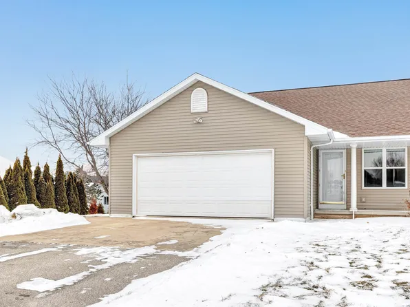 1926 River Hill Ct, Suamico, WI 54313