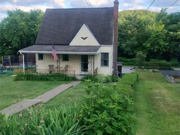423 Woodland Rd, North Versailles, PA 15137