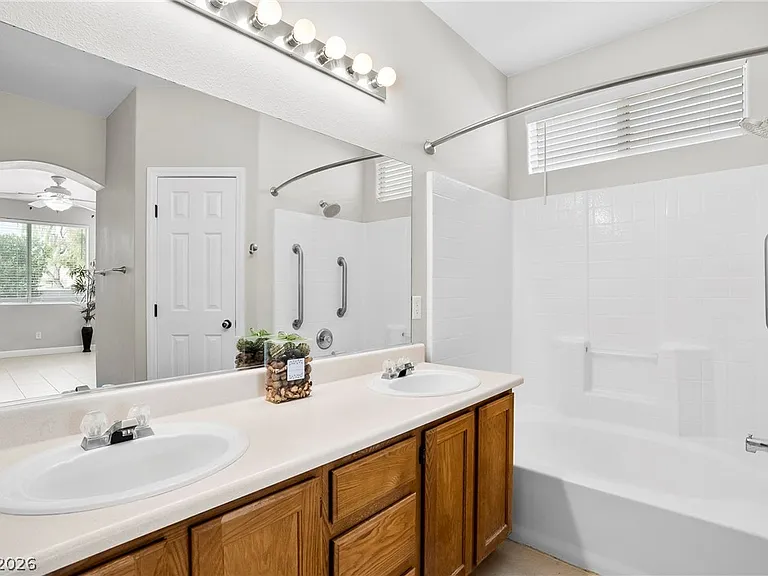 8824 Iron Hitch Ave — Photo 20