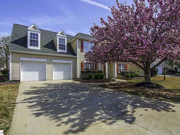 3rd image of 127 Birkhall Cir
