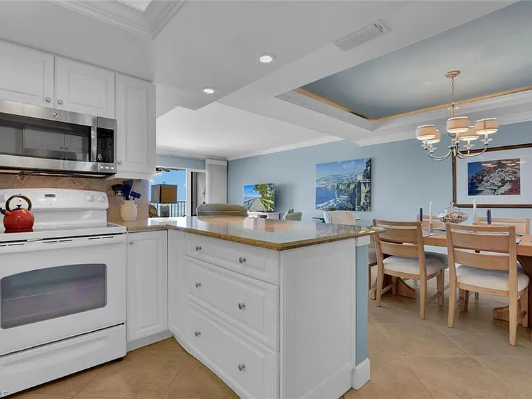 3443 Gulf Shore Blvd N #710 — Photo 10