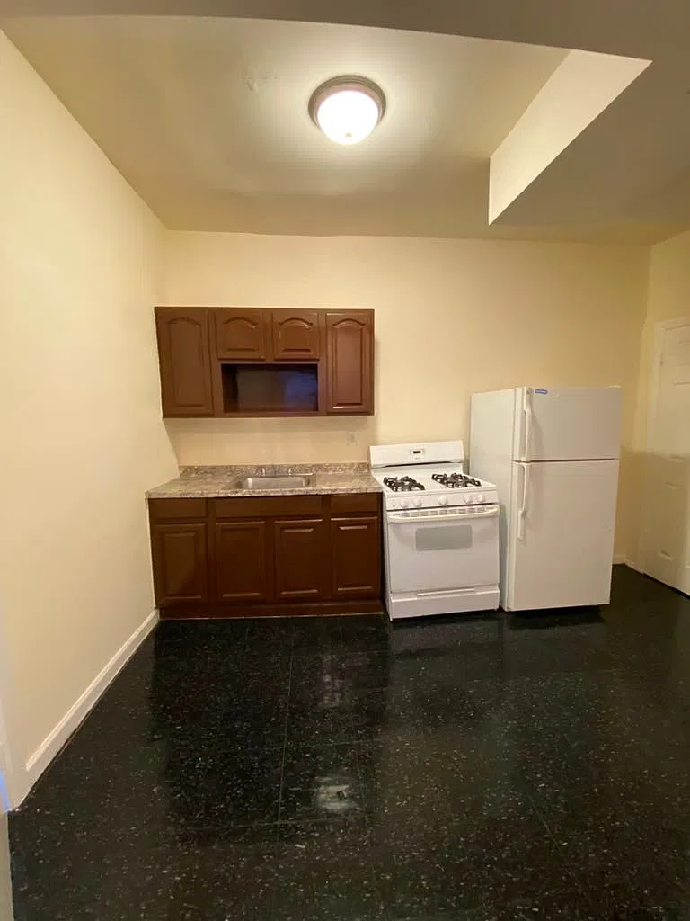 19 Lawrence St — Photo 2
