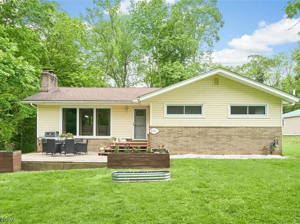 2981 Reservoir Dr, Mogadore, OH 44260