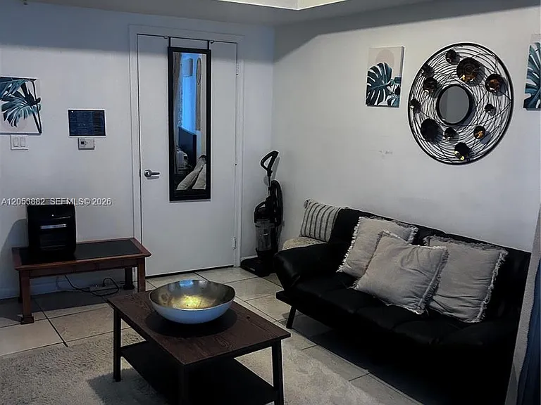 1750 N Bayshore Dr #1707 — Photo 3