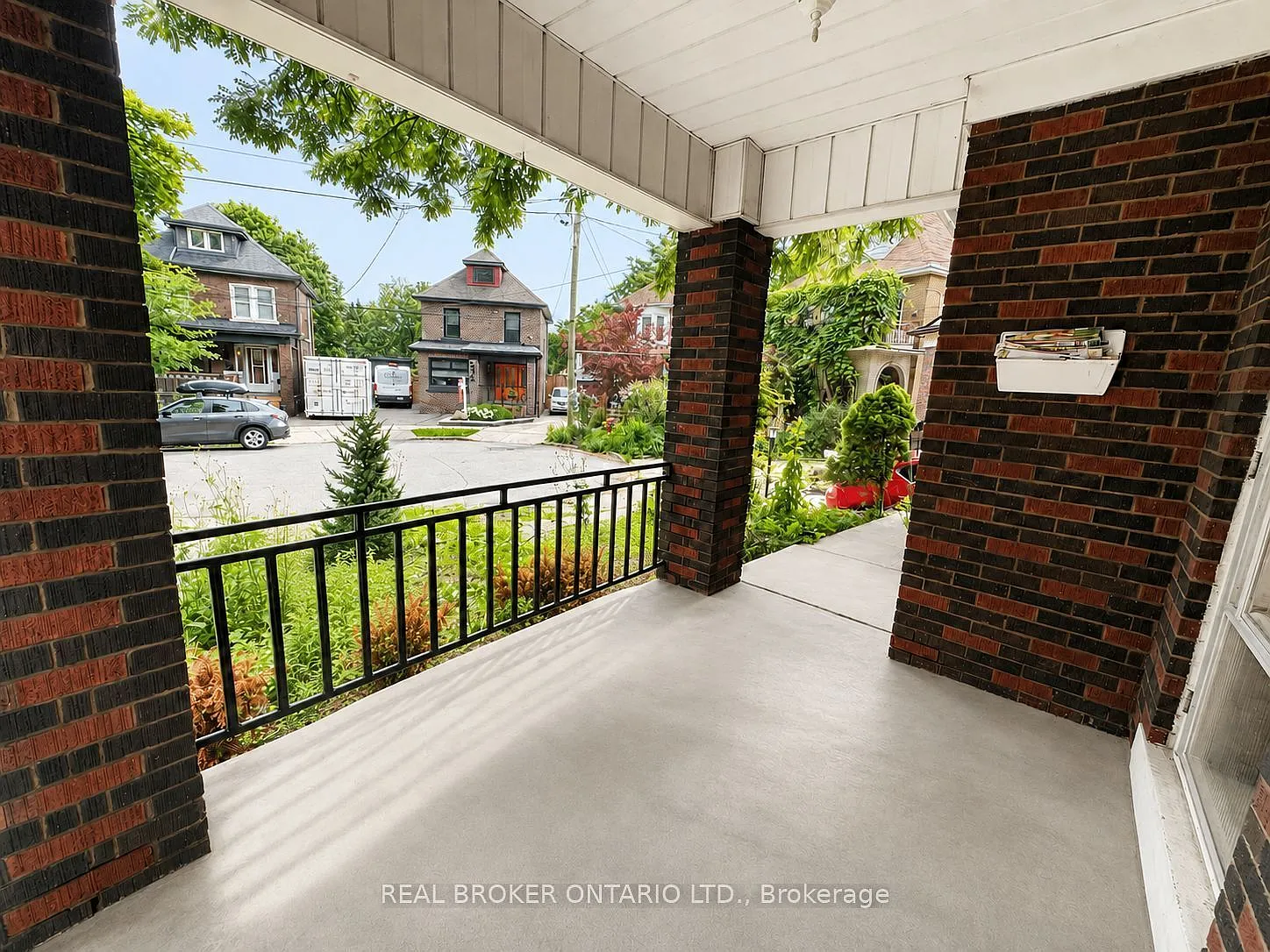 4 bed, $2,450 — Photo 2
