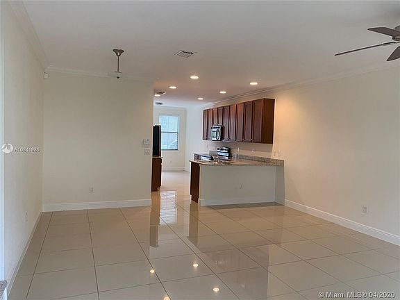 3rd image of 2723 NE 14th St Unit 108