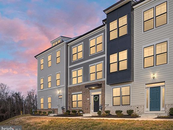 4th image of 111 Kinross Ln