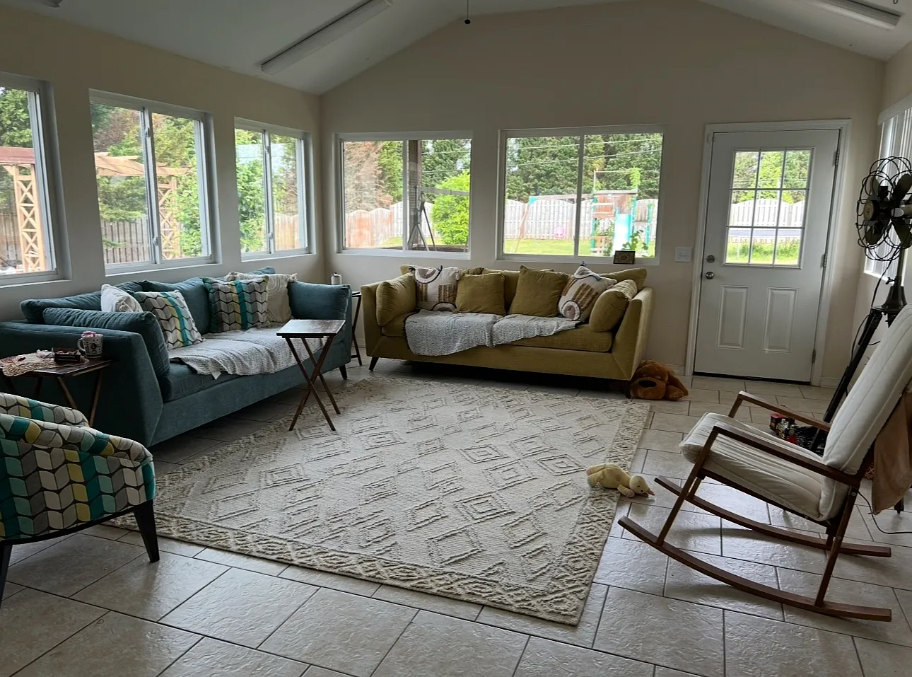 3 bed, 2150 sqft, $2,300 — Photo 4