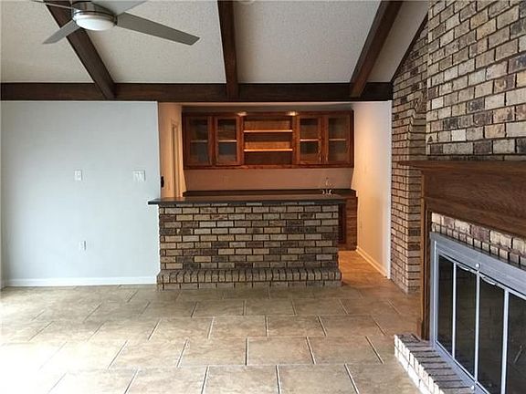 5th image of 254 Madewood Dr