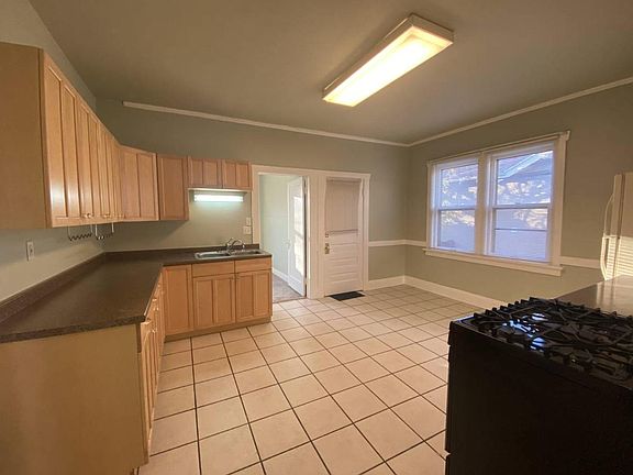 4th image of 1437 N Quitman St