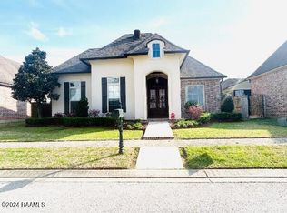 302 Gleneagles Cir, Broussard, LA 70518