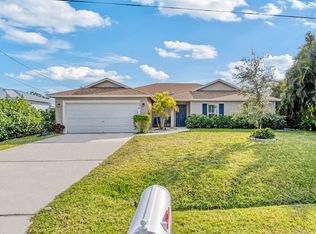 978 SE Atlantus Ave, Port Saint Lucie, FL 34983