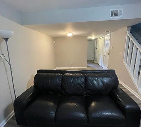 3rd image of 1710 Wynndowne Trl SE