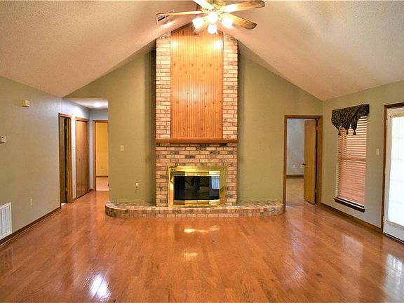 5th image of 2228 Cypress Point Dr