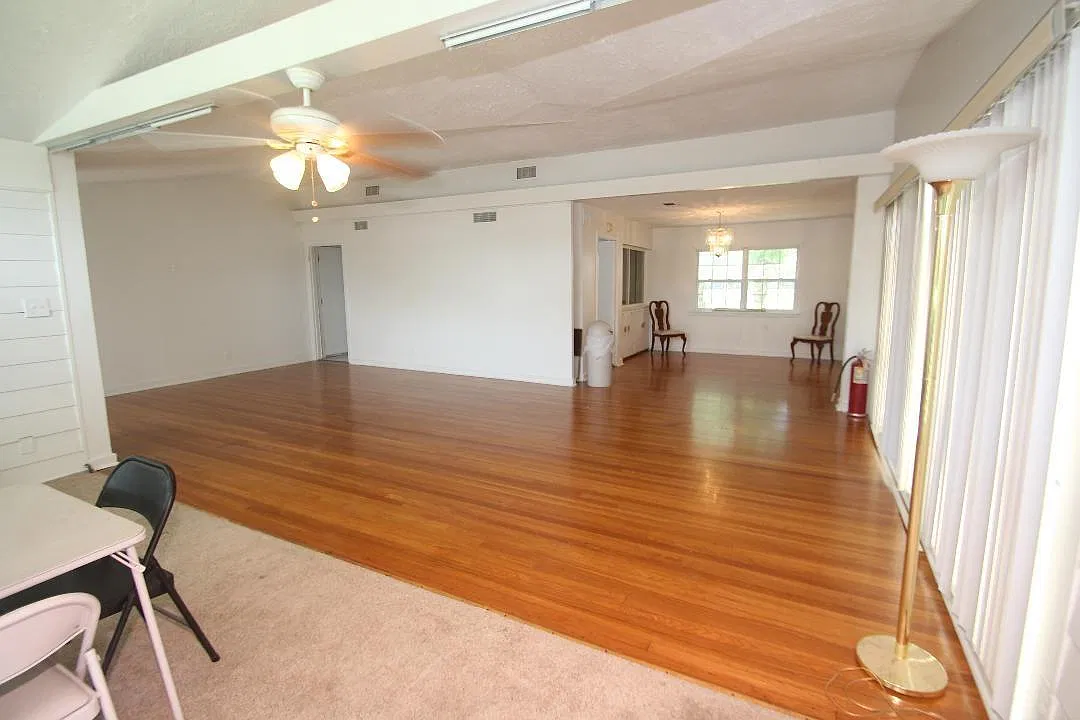 3 bed, 2.0 bath, 2135 sqft, $2,395 — Photo 3