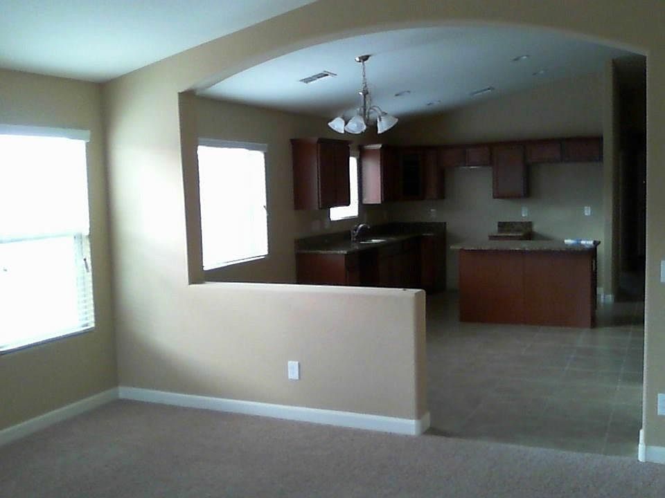 1st image of 761 W Jahns Dr