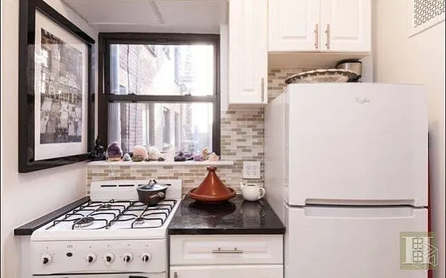 Rented by Halstead Real Estate | media 10