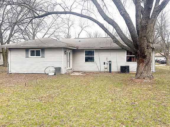 3rd image of 9 Emery Dr