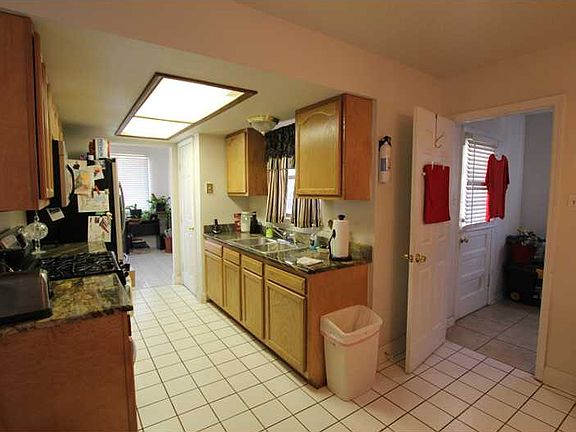 3rd image of 5011 Savoie Ct