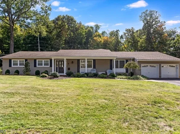 5 Beech Dr, Morris Plains Boro, NJ 07950