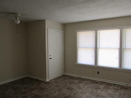 3rd image of 610 S Stephenson St