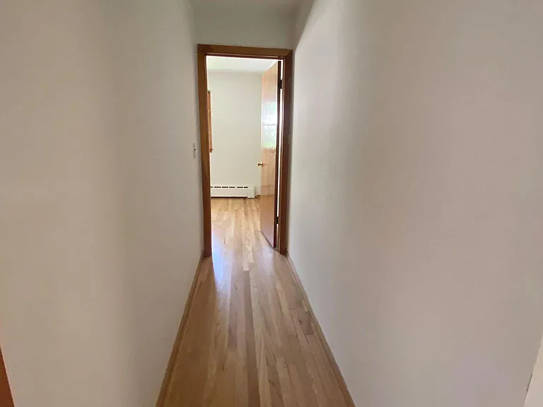 100 E 7th St #1 — Photo 10