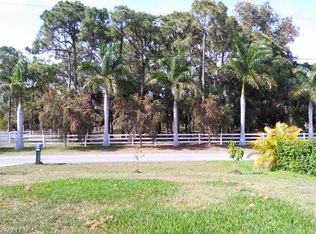 712 SW 8th Ter, Cape Coral, FL 33991