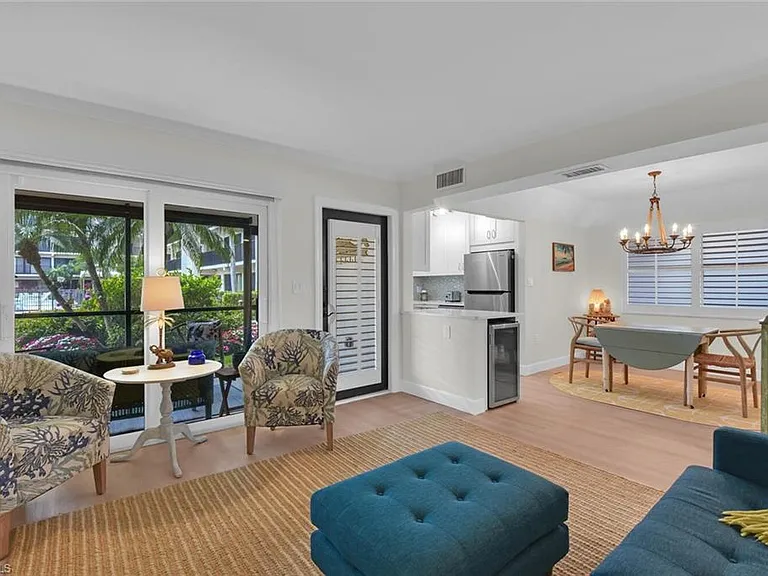 3200 Gulf Shore Blvd N #105 — Photo 8