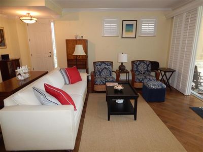 400 L Ambiance Cir #101, Naples, FL, 34108