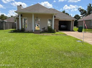 1941 Christine Dr, Byram, MS 39272