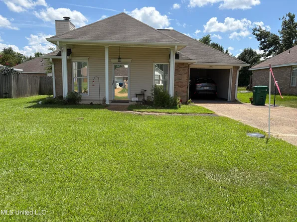 1941 Christine Dr, Byram, MS 39272