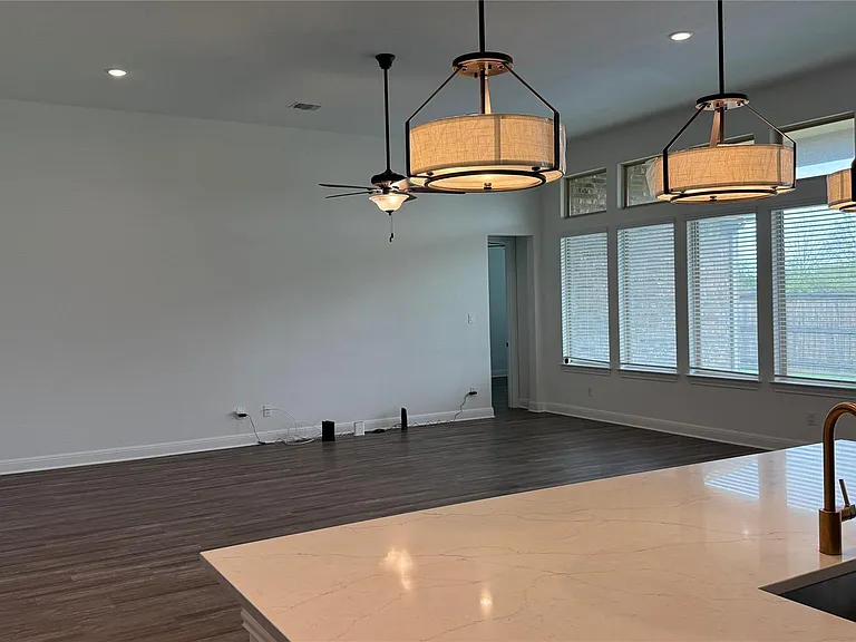 352 Olympic Park Dr — Photo 7