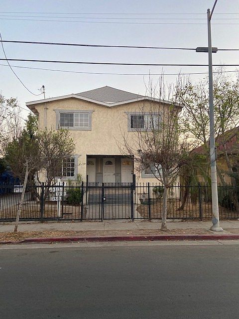 1st image of 1494 W 27th St #102