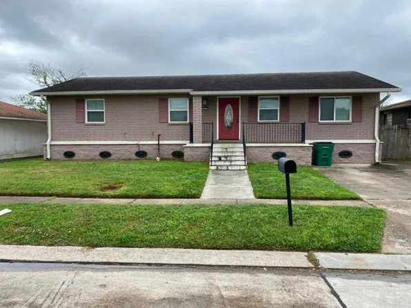5833 Segnette Dr, Marrero, LA 70072