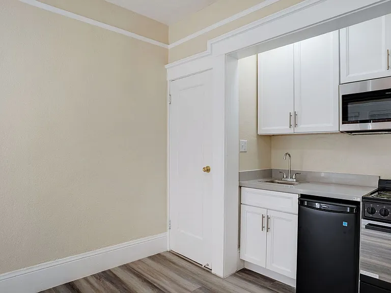 621 Taylor St — Photo 5