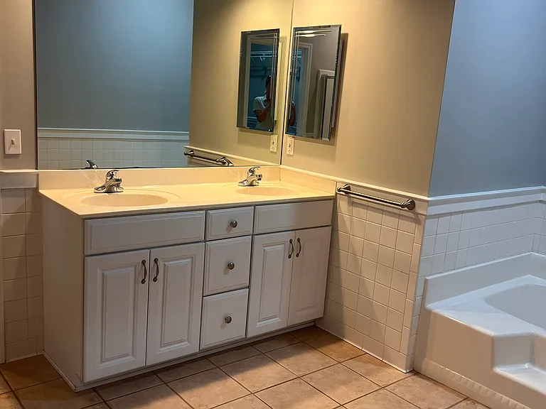 1914 Hillbrook Cir — Photo 14