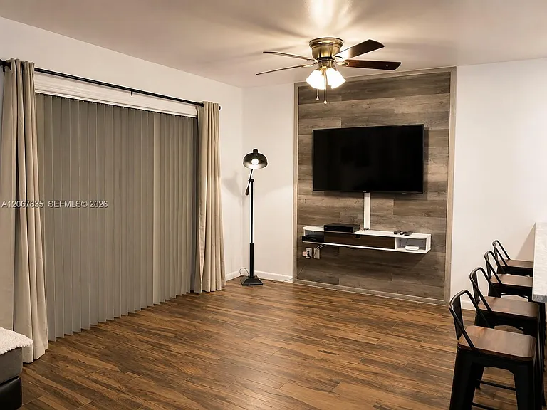 4633 Vilabella Dr #4633 — Photo 15