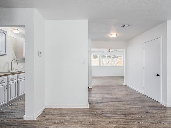 4th image of 203 Hartline Dr