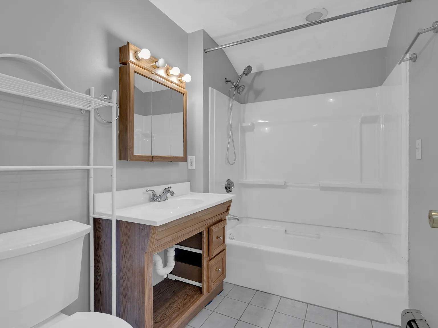 102 Orange Street, Reading, MA 01867 - — Photo 2