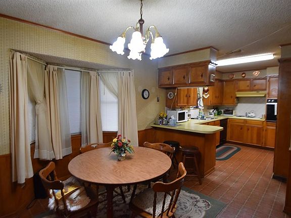 4th image of 214 Prairie Wind Blvd