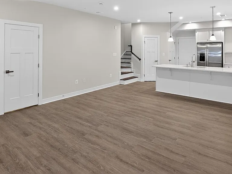 2542A Verona Pl — Photo 5