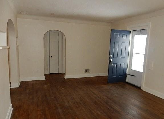 3rd image of 216 Roberta Ave