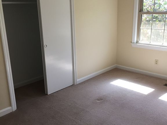 4th image of 1301 Brookwood Dr