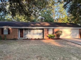 2336 Castle Hill Dr, Jackson, MS 39204
